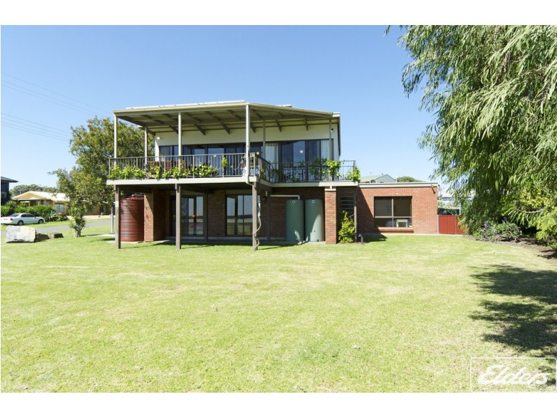 1 Captain Sturt Parade, Hindmarsh Island SA 5214