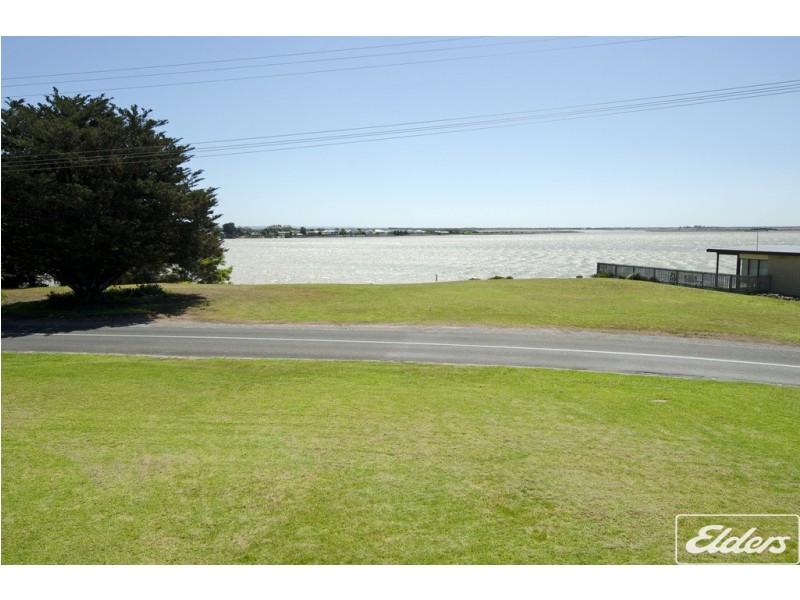 1 Captain Sturt Parade, Hindmarsh Island SA 5214