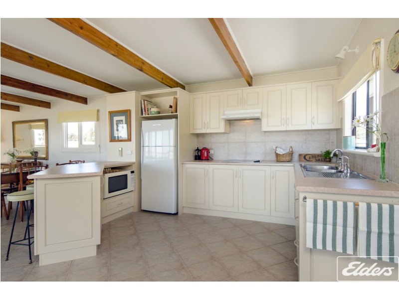 1 Captain Sturt Parade, Hindmarsh Island SA 5214
