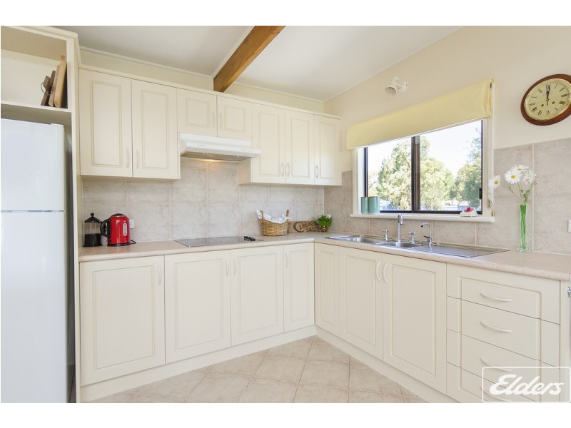 1 Captain Sturt Parade, Hindmarsh Island SA 5214