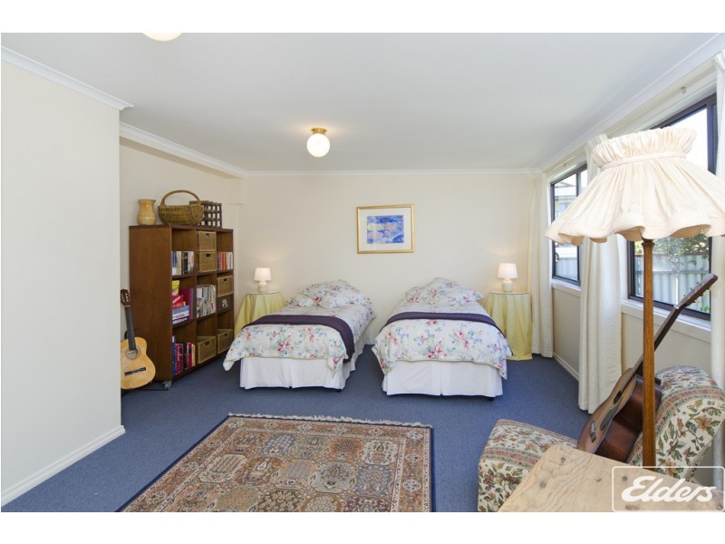 1 Captain Sturt Parade, Hindmarsh Island SA 5214