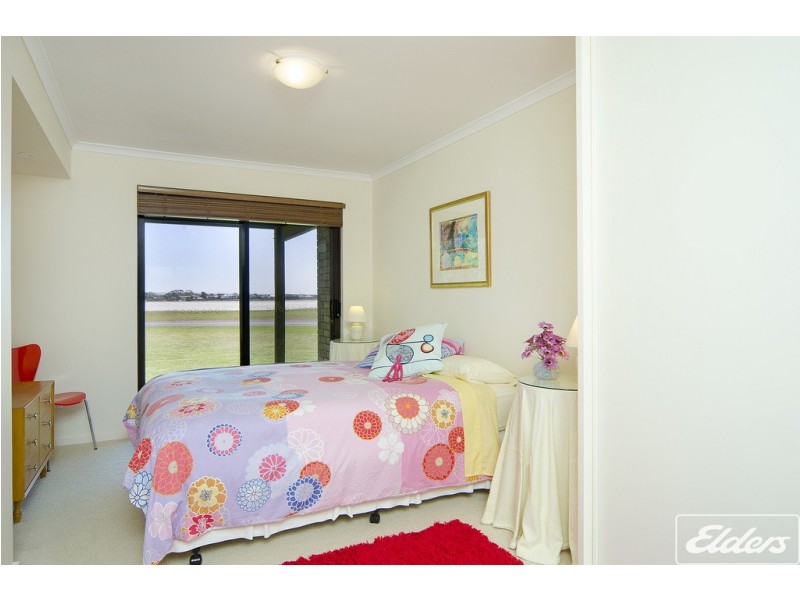 1 Captain Sturt Parade, Hindmarsh Island SA 5214