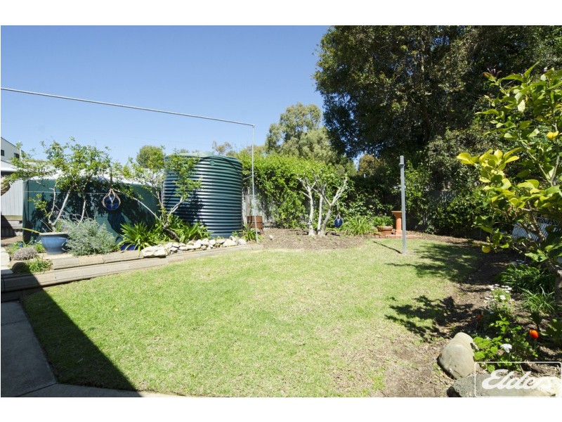 1 Captain Sturt Parade, Hindmarsh Island SA 5214