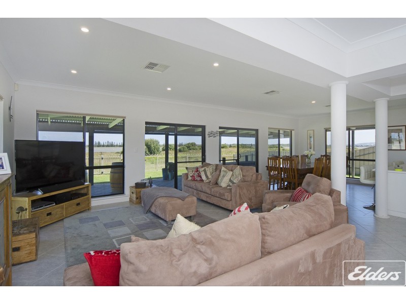 14 Excelsior Parade, Hindmarsh Island SA 5214