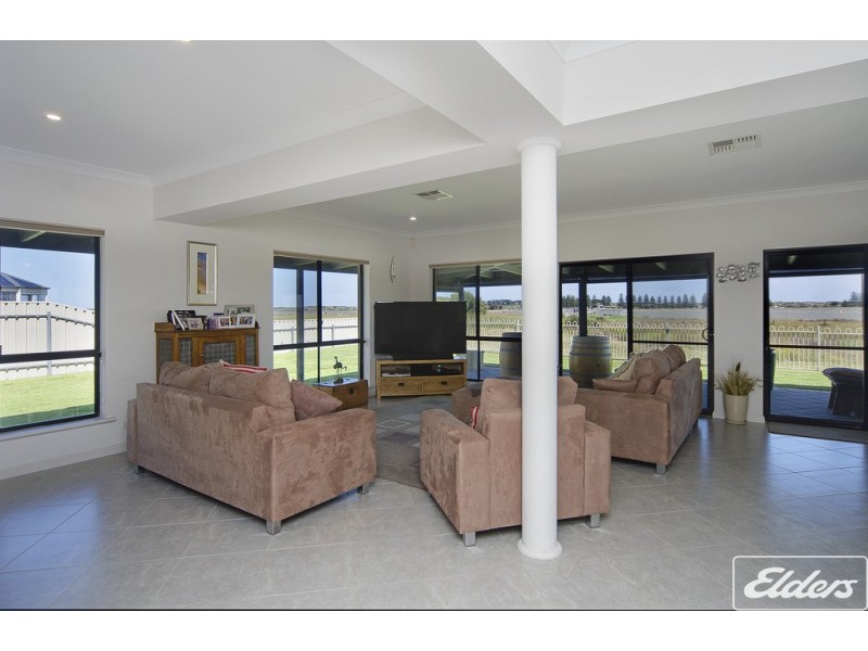 14 Excelsior Parade, Hindmarsh Island SA 5214