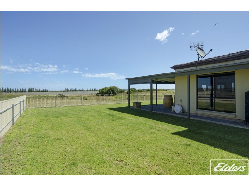 14 Excelsior Parade, Hindmarsh Island SA 5214