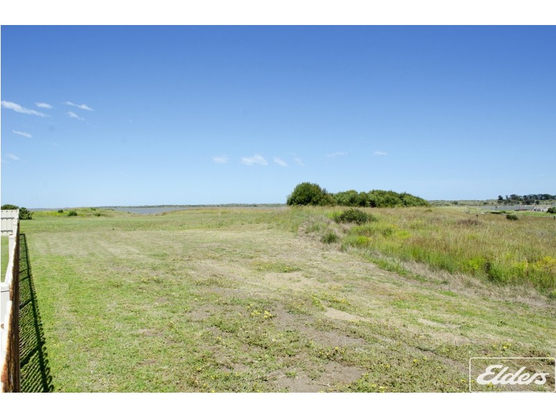 14 Excelsior Parade, Hindmarsh Island SA 5214