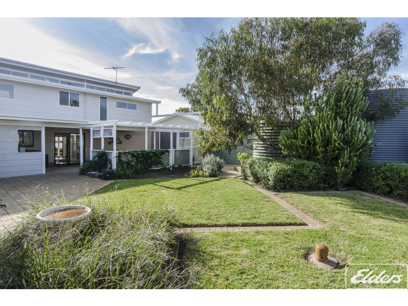 37 Captain Sturt Parade, Hindmarsh Island SA 5214