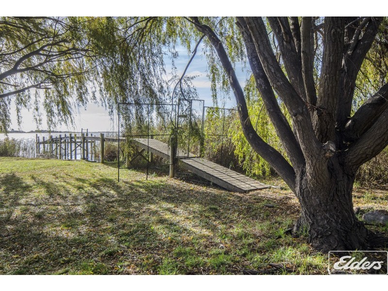 37 Captain Sturt Parade, Hindmarsh Island SA 5214
