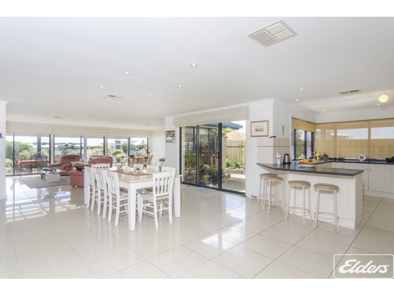 6 Prince Alfred Parade, Hindmarsh Island SA 5214