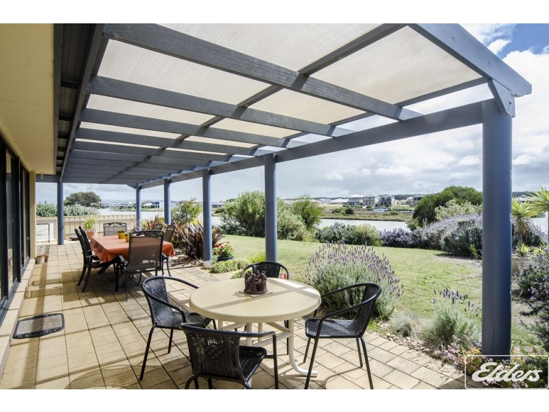 6 Prince Alfred Parade, Hindmarsh Island SA 5214