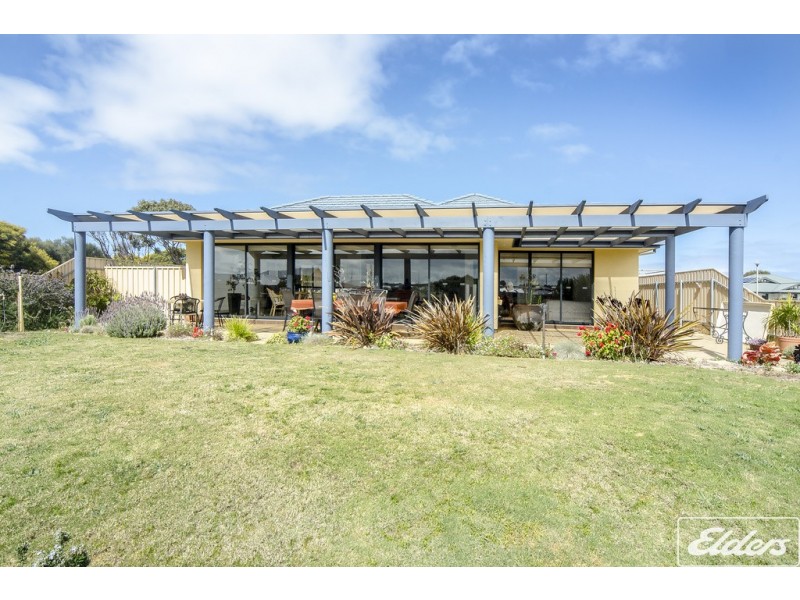6 Prince Alfred Parade, Hindmarsh Island SA 5214