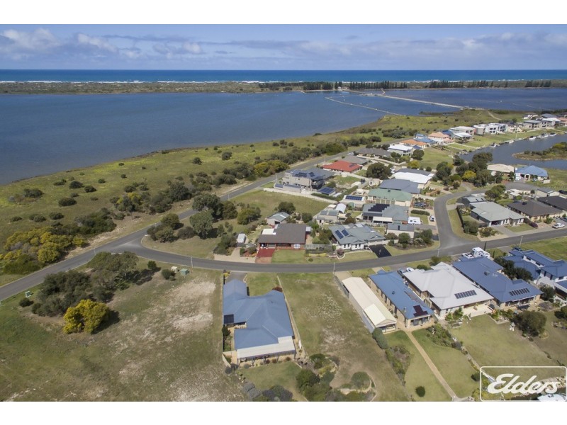 6 Prince Alfred Parade, Hindmarsh Island SA 5214