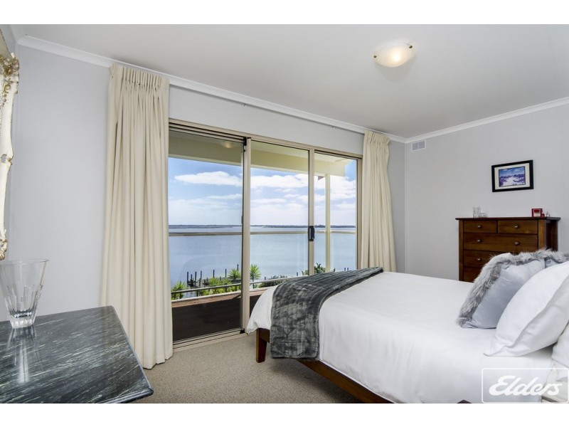 33 Batson Parade, Hindmarsh Island SA 5214