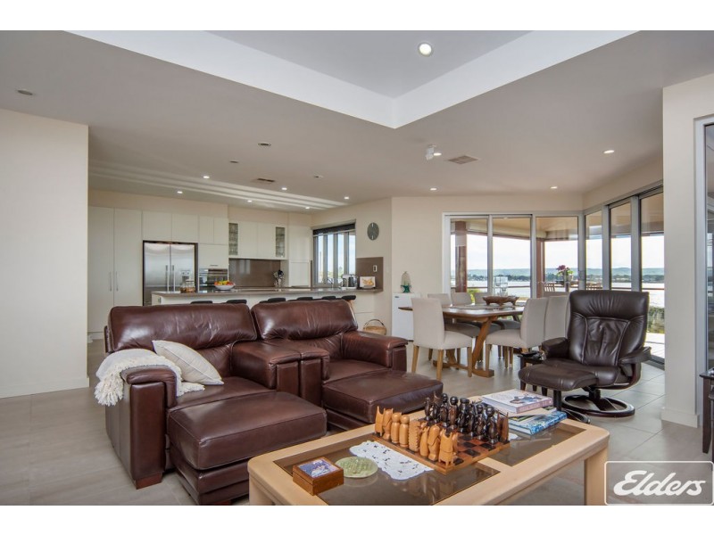 8 Fraser Drive, Hindmarsh Island SA 5214
