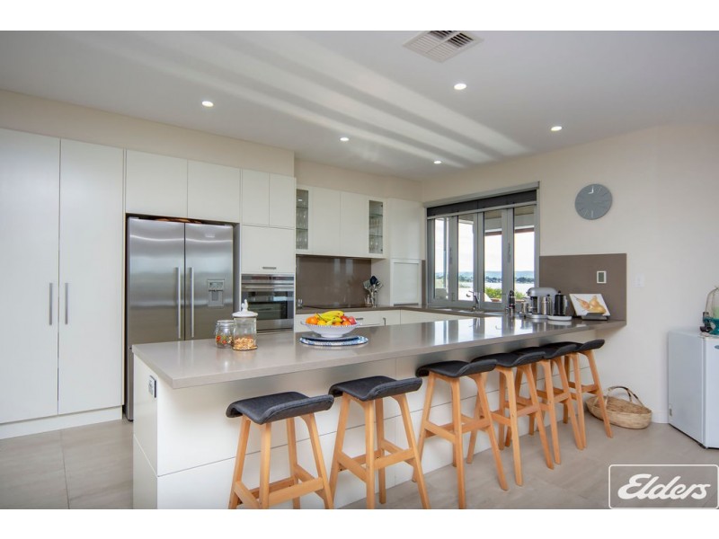 8 Fraser Drive, Hindmarsh Island SA 5214