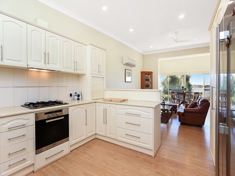 59 Captain Sturt Parade, Hindmarsh Island SA 5214