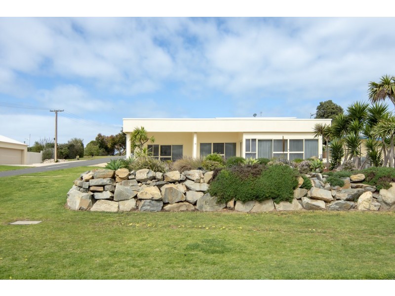 59 Captain Sturt Parade, Hindmarsh Island SA 5214