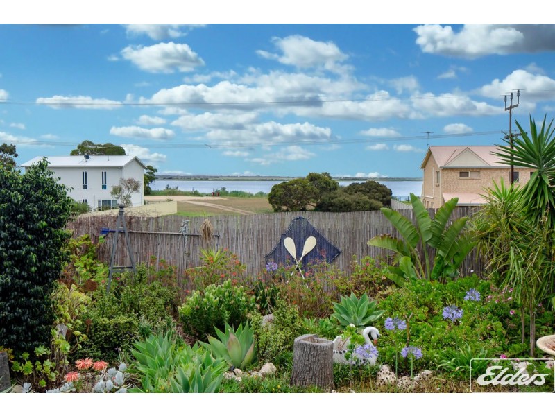 50 Sidney Parade, Hindmarsh Island SA 5214