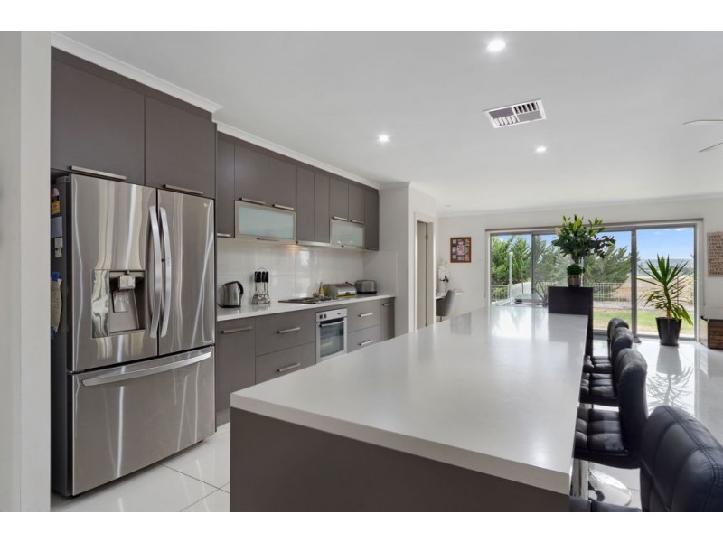 27 Gow Drive, Hindmarsh Island SA 5214