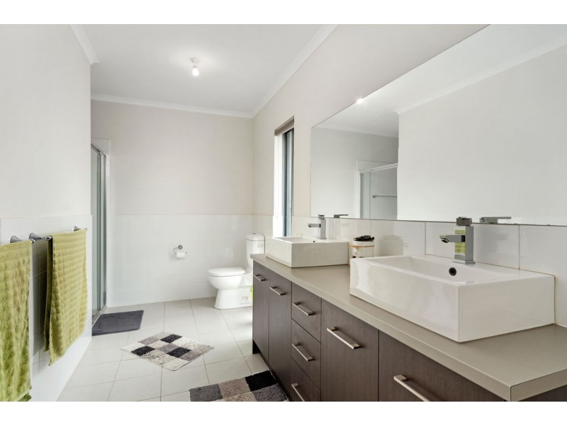 27 Gow Drive, Hindmarsh Island SA 5214