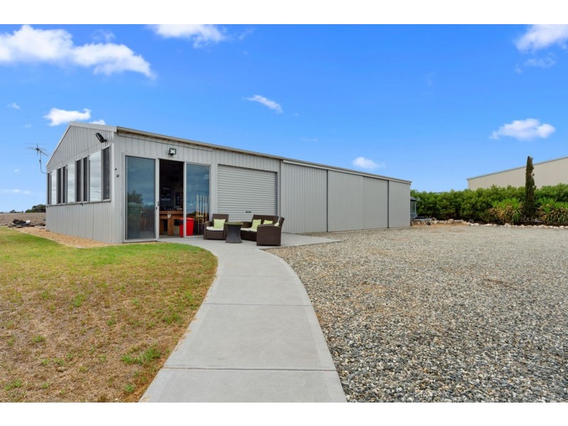 27 Gow Drive, Hindmarsh Island SA 5214