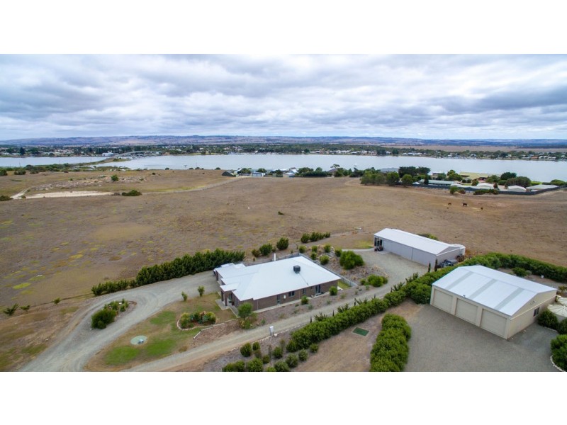 27 Gow Drive, Hindmarsh Island SA 5214