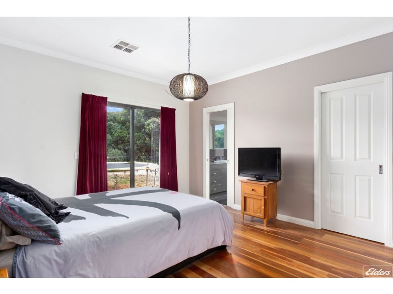 7 Captain Sturt Road, Hindmarsh Island SA 5214