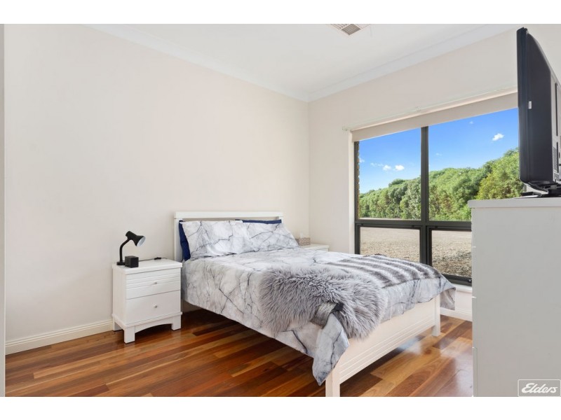 7 Captain Sturt Road, Hindmarsh Island SA 5214