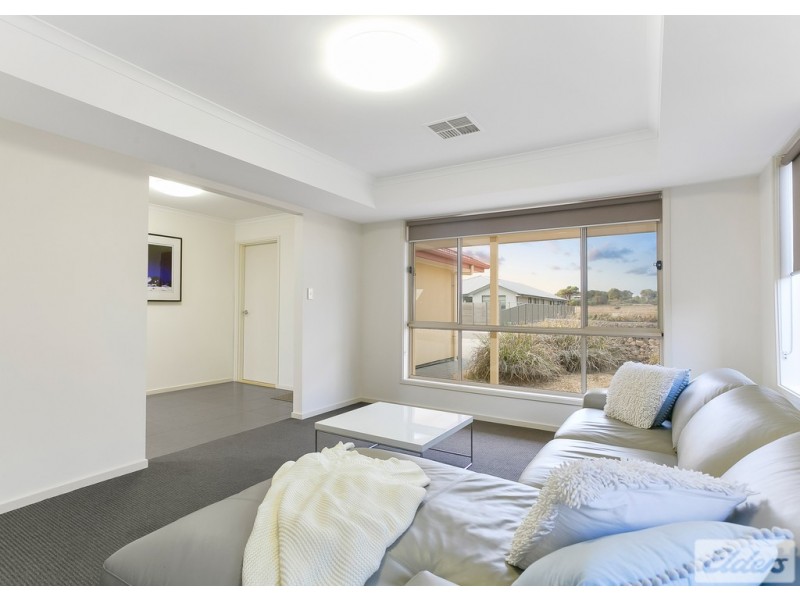 25 Blanche Parade, Hindmarsh Island SA 5214