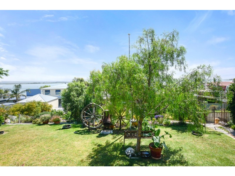 20 Sidney Parade, Hindmarsh Island SA 5214