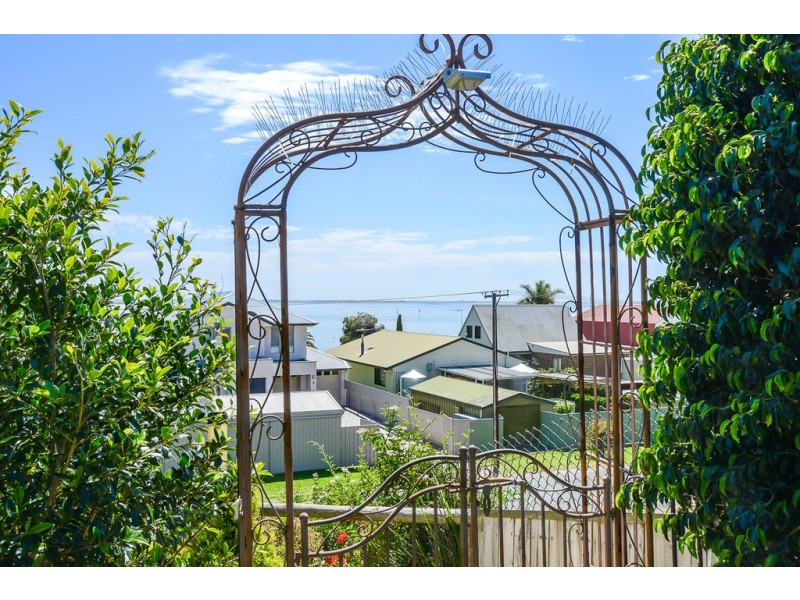 20 Sidney Parade, Hindmarsh Island SA 5214