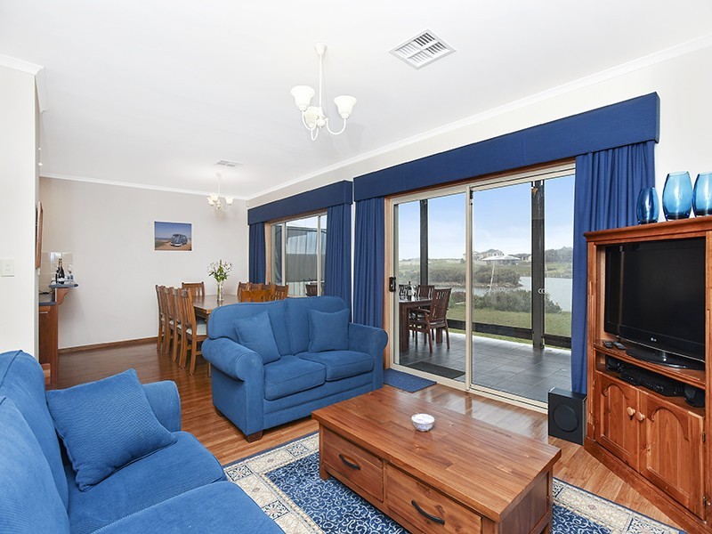 21 Britannia Parade, Hindmarsh Island SA 5214