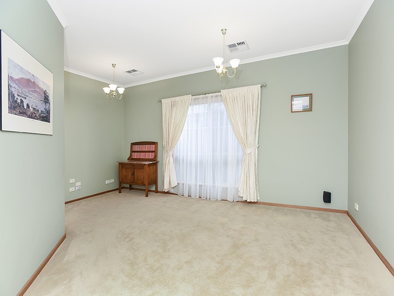 21 Britannia Parade, Hindmarsh Island SA 5214