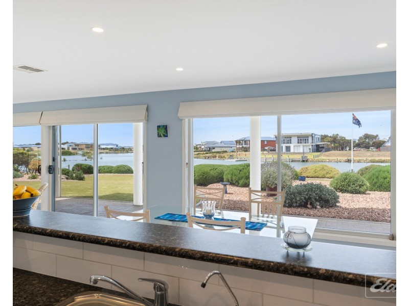 4 Arcadia Avenue, Hindmarsh Island SA 5214