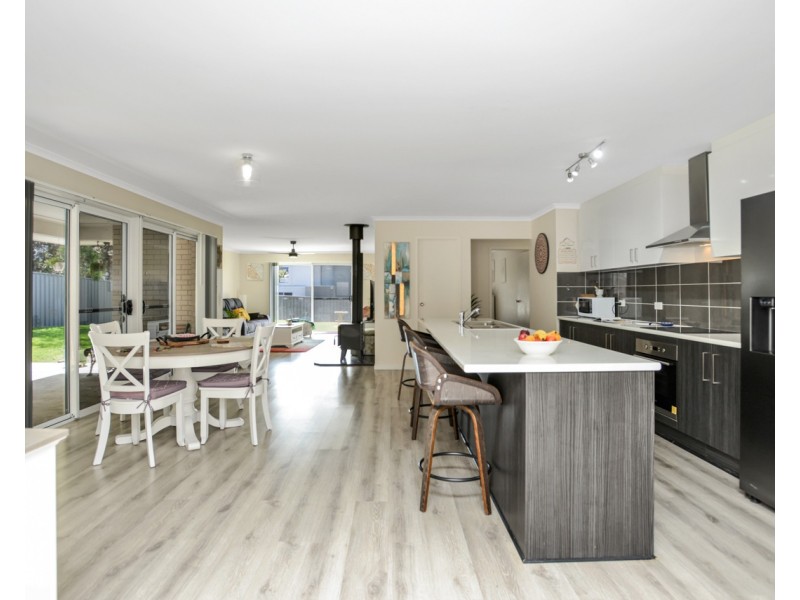 127 Excelsior Parade, Hindmarsh Island SA 5214