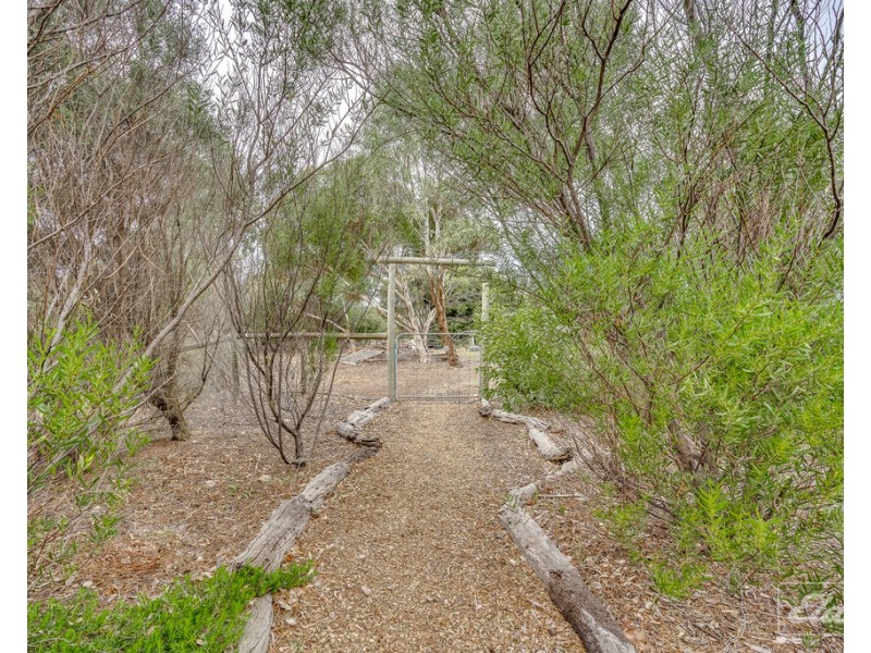 20 Gow Drive, Hindmarsh Island SA 5214