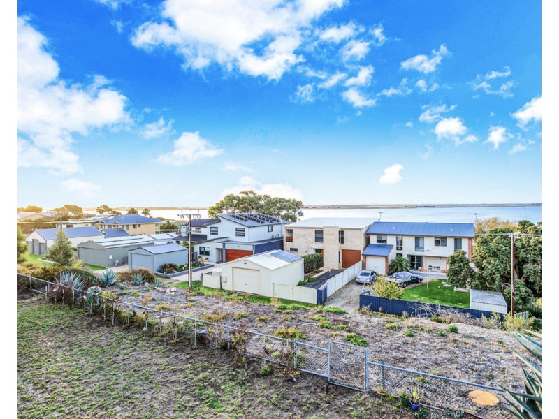 30-32 Sidney Parade, Hindmarsh Island SA 5214