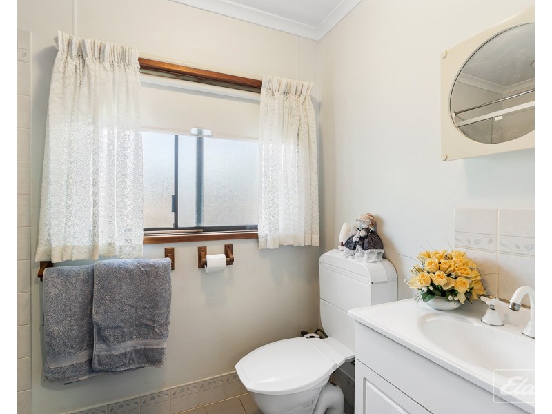 28 Sidney Parade, Hindmarsh Island SA 5214