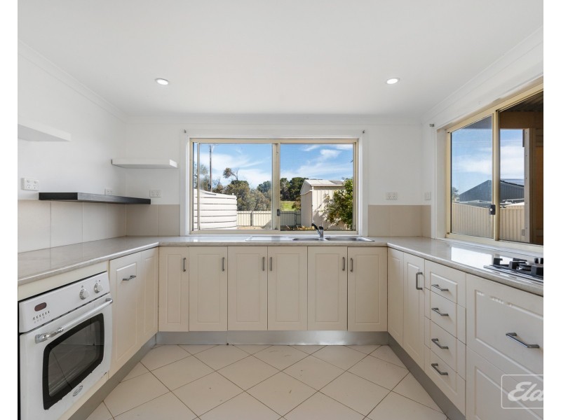 68 Sidney Parade, Hindmarsh Island SA 5214