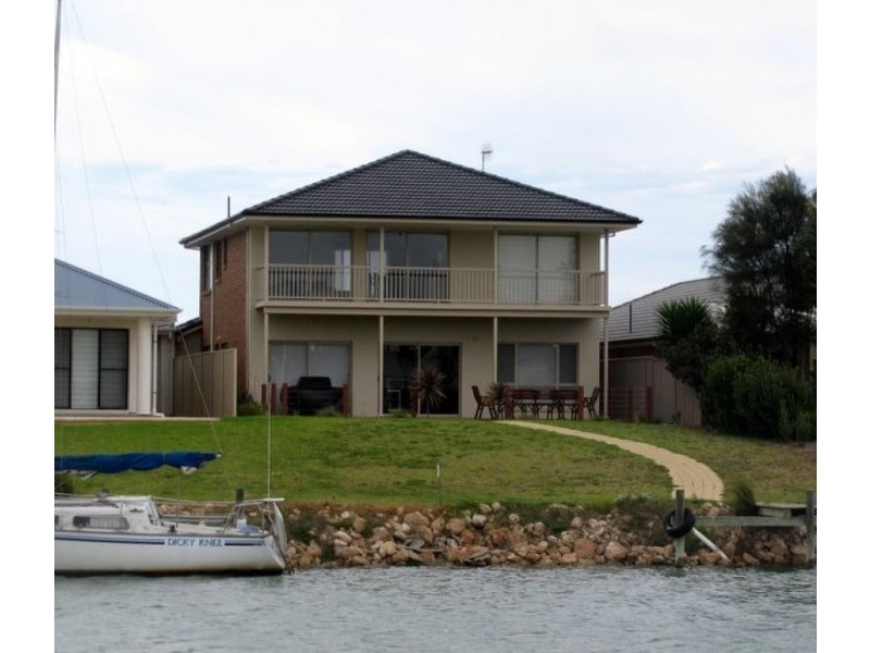 32 Wentworth Parade, Hindmarsh Island SA 5214