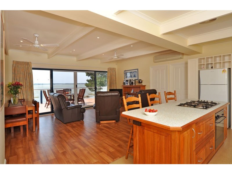 67 Batson Parade, Hindmarsh Island SA 5214