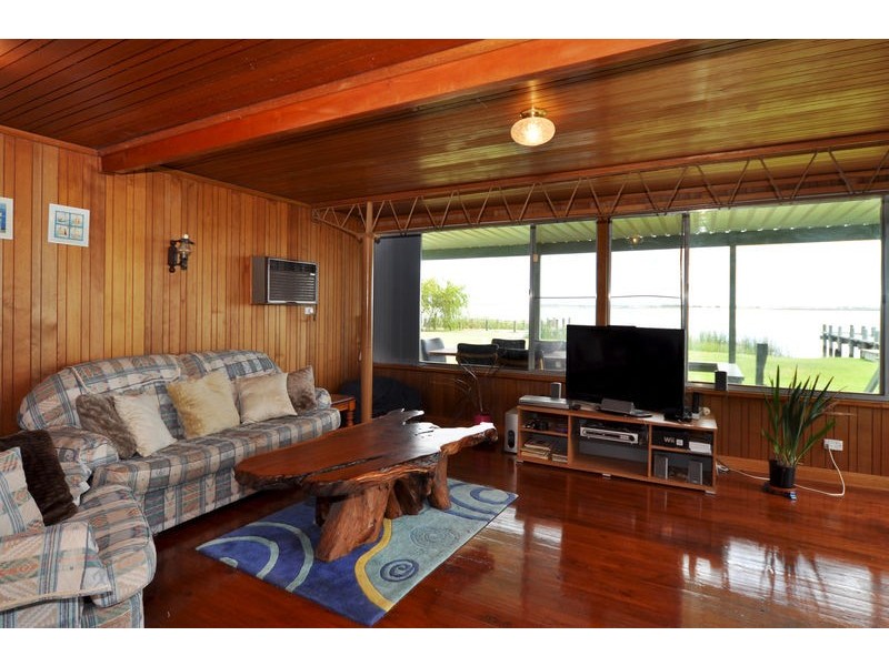 8 Valmai Terrace, Hindmarsh Island SA 5214