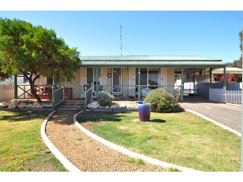 18 Gordon Street, Goolwa Beach SA 5214