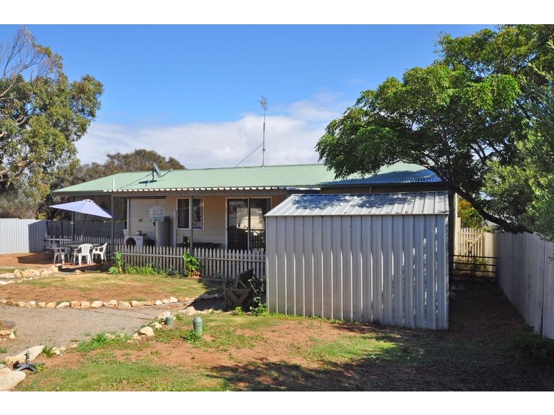 18 Gordon Street, Goolwa Beach SA 5214
