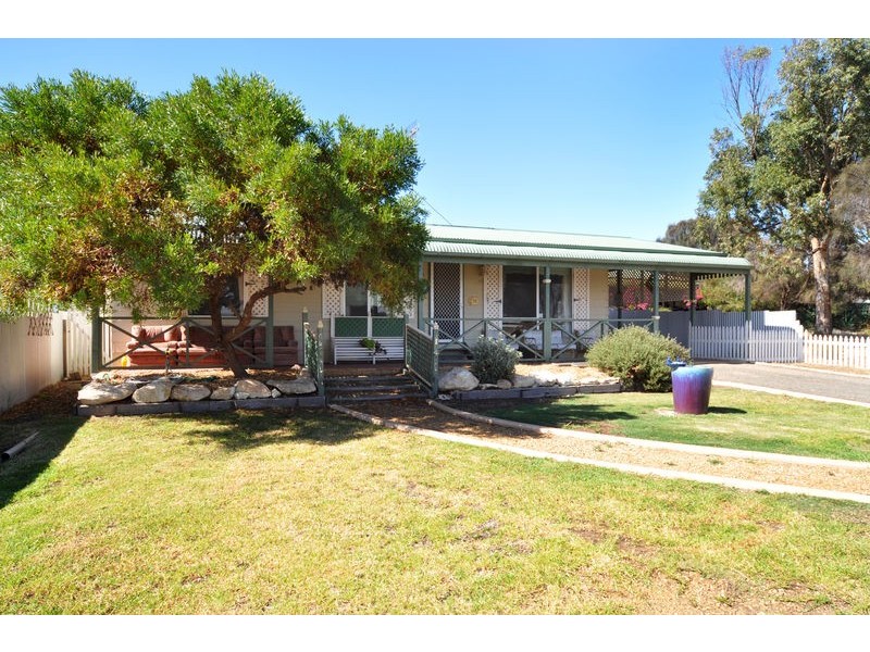 18 Gordon Street, Goolwa Beach SA 5214