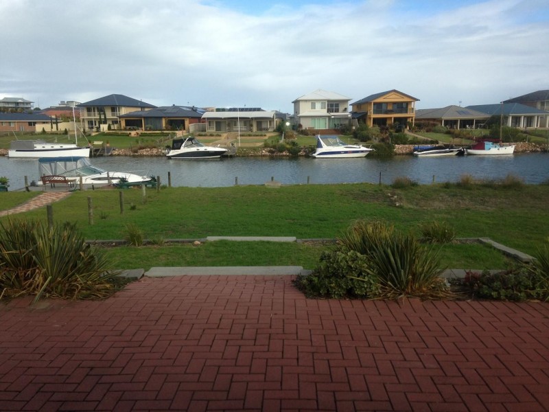 35 Britannia Parade, Hindmarsh Island SA 5214