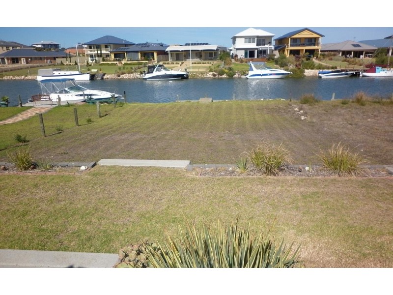 35 Britannia Parade, Hindmarsh Island SA 5214