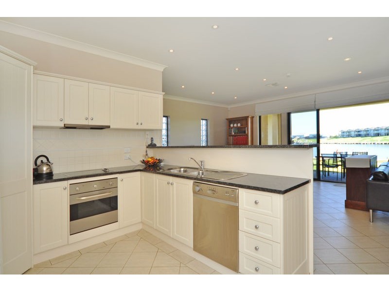 15 Vesta Drive, Hindmarsh Island SA 5214