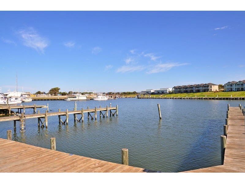 15 Vesta Drive, Hindmarsh Island SA 5214